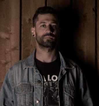 Clemens - Drums und Background Vocals bei URGENT NEEDS